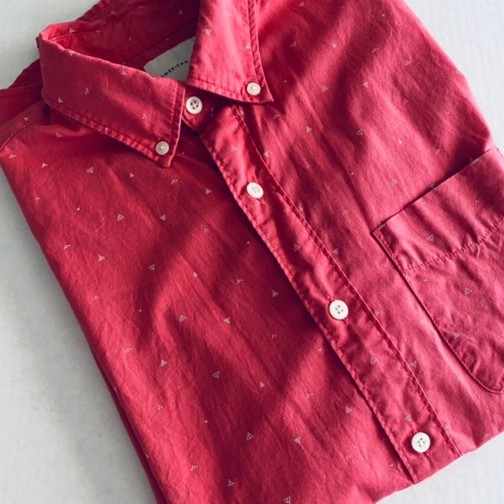 Men’s American Eagle Red Button-Down Shirt Size Medium